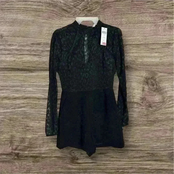 NWT BCBGeneration Women's Lace Sleeve Romper, Black, Size 6 - Picture 3 of 16